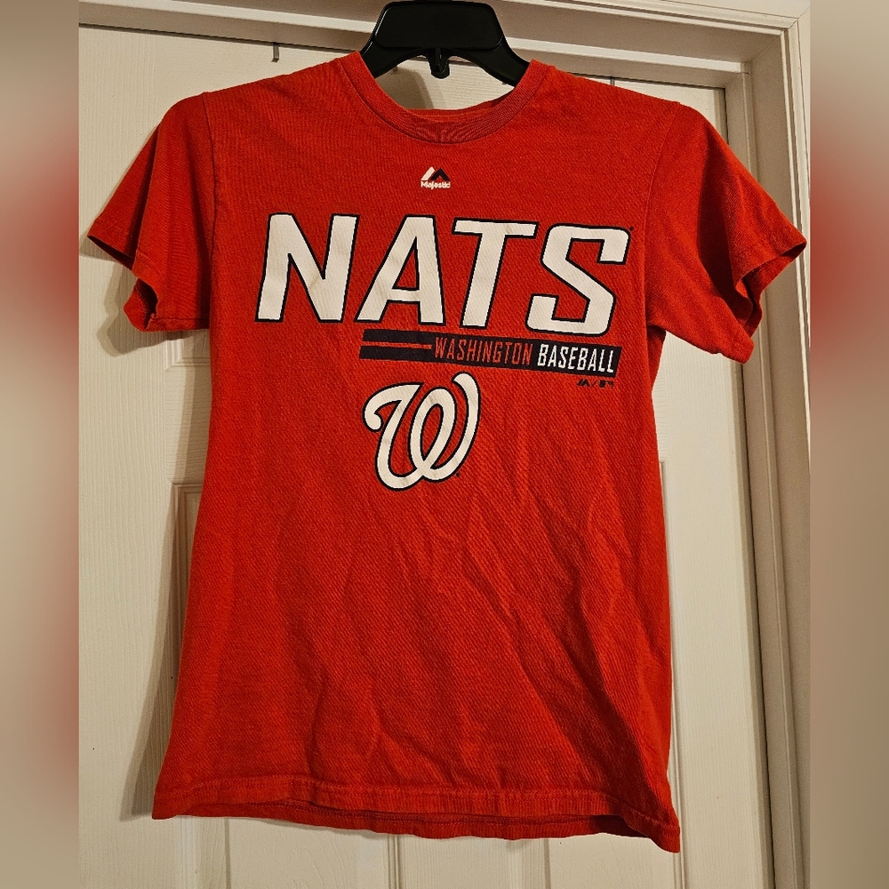 Washington Nationals T-shirt.  Size:S.